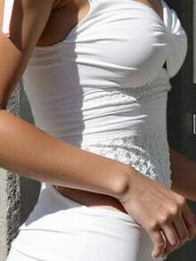 INAWLY Damen T-Shirt mit Twist, Rüsche, Spitzen Kombination und sexy Hohldesign