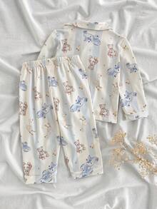 SHEIN 2 件套幼儿男童可爱玩具印花图案长袖上衣和裤子舒适睡衣套装 - 杏色 - 查看 2