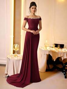 Coutiva Vestido de noche elegante y formal para mujer con hombros descubiertos y decoración de rhinestones - Burdeos - Ver 3
