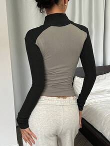 DAZY 女士高领半拉链撞色修身打底长袖休闲套头衫 - 卡其色 - 查看 5