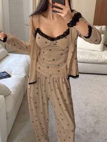 DAZY 3件套蝴蝶结印花撞色蕾丝拼接吊带背心、纽扣门襟上衣和裤子睡衣套装，冬季服装 - 卡其色 - 查看 3