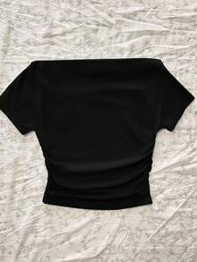 Attitoon 休闲复古街头涂鸦唇印褶饰露肩紧身短袖 T 恤，百搭风格，适合初秋、复古、学院风、性感、可爱、Y2K、椰子女孩、波西米亚风、嬉皮士、音乐节、秋冬 - 黑色 - 查看 2