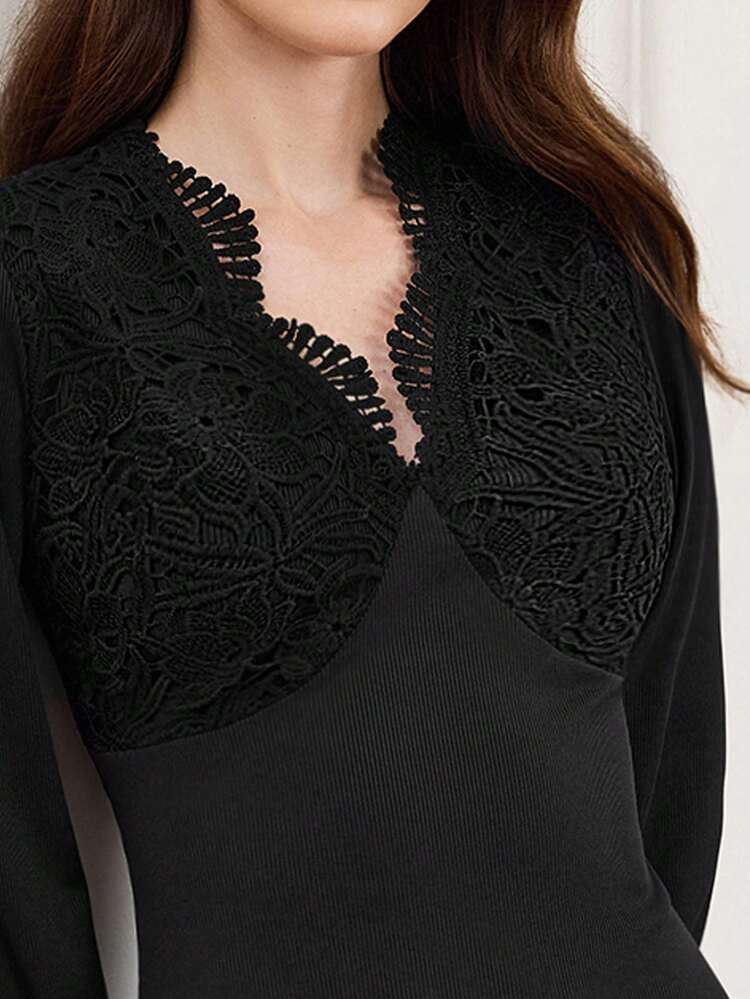 Women's Solid Color Contrast Lace V-Neck Long Sleeve Elegant Mini Dress