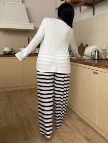 SHEIN Bộ đồ ngủ tay dài cổ tròn in họa tiết sọc chữ và quần dài cho phụ nữ ngoại cỡ, trang phục thu đông - Đen và trắng - Xem 3