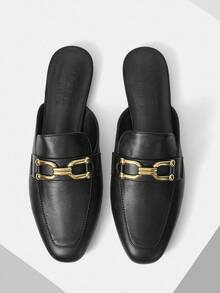 MOTF PREMIUM 休闲舒适的金属细节平底鞋，适合圣诞节、秋季新年假期、情人节 - 黑色 - 查看 1