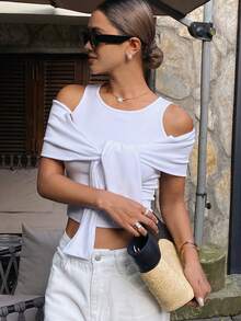 DAZY T-shirt casual court ajusté à encolure ronde, manches courtes, avec nœud à l'épaule pour femmes, style Y2K