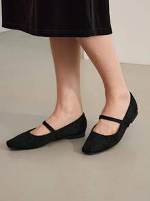 MOTF PREMIUM 女士舒适简约百搭女巫平底鞋，适合秋冬新年假期、情人节