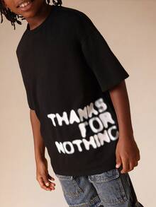 SUMWON Camiseta de manga corta de cuello redondo de algodón jersey con estampado gráfico de declaración en la parte delantera, uso casual de todos los días - Negro - Ver 3