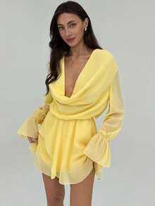 Aloruh Váy quấn mini tay dài bằng vải chiffon cổ khoét sâu dự tiệc cocktail xếp nếp nhiều lớp dạ hội dự tiệc đặc biệt thắt nơ vai - Màu vàng - Xem 5