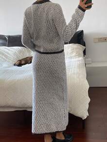 DAZY Conjunto de 2 piezas casual y elegante para mujer, compuesto por un cárdigan de manga larga de cuello en V holgado con contraste de blanco y negro, y una falda larga recta gruesa para otoño/invierno