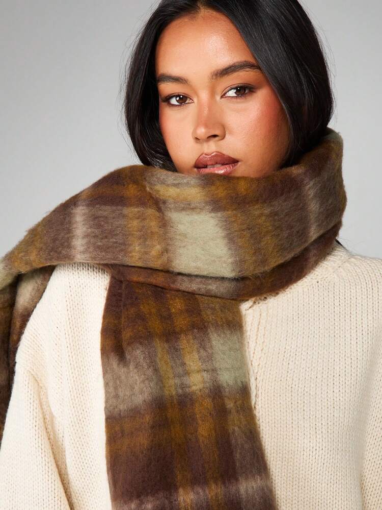 MISSGUIDED Plaid Scarf With Fringe Details