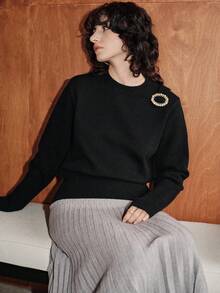 Uhlyne Uhlyne Suéter casual de cuello redondo de manga larga para mujer con decoración circular de perlas falsas, otoño/invierno - Negro - Ver 7