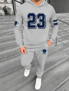 Manfinity Homme 男士两件套保暖休闲卫衣和运动裤套装，印有数字23和盾牌图案，适合冬季、秋季穿着，是送给男士、男友的理想礼物，也是秋季男士穿搭、舒适秋冬装扮的完美选择。 - 灰色 - 查看 2