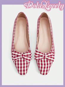 Dola Lovely Damen rote karierte Stoff Quadratische Zehenkappe Elegante Spitze Schleife Lolita Stil Flache Slip-On Anzugschuhe für Dates & Partys