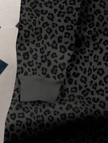 Resyla 女式羊毛连帽连衣裙，配有抽绳和豹纹长袖运动衫图案