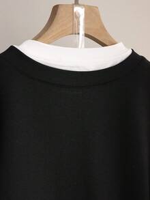 SHEIN Thời trang nữ đa năng, phong cách INS, bộ đồ thể thao hàng ngày, thích hợp mặc ngoài, chụp ảnh đường phố, phải có cho bé gái, mùa tựu trường, thời trang và thanh lịch, mùa hè, 100% thu hút mọi ánh nhìn, dáng rộng, thoải mái vận động, thích hợp đi học, mua sắm, thể thao và nhiều dịp khác nhau, dễ dàng tạo nên phong cách thời trang mùa thu rực rỡ, trở thành tâm điểm mọi lúc mọi nơi, bộ áo phông tay ngắn họa tiết ngựa dành cho nữ - màu đen - Xem 3