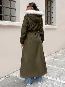 EURMUSE WOMAN BLACK OVERCOAT WITH FUR AND TEDDY LINING - Hijau Tentara - View 2
