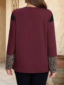 EMERY ROSE Áo thun tay dài cổ tròn họa tiết da báo Colorblock cỡ lớn mùa đông cho nữ ấm áp mùa thu đông cho nữ phong cách đồng quê cho nữ buổi hòa nhạc đồng quê cỡ lớn mùa đông, đi chơi năm mới, mới 2025, đơn giản và thời trang để mặc hàng ngày, cỡ lớn mùa đông, giáng sinh cho nữ, năm mới, đêm hẹn hò - Màu Đỏ Sâu - Xem 2