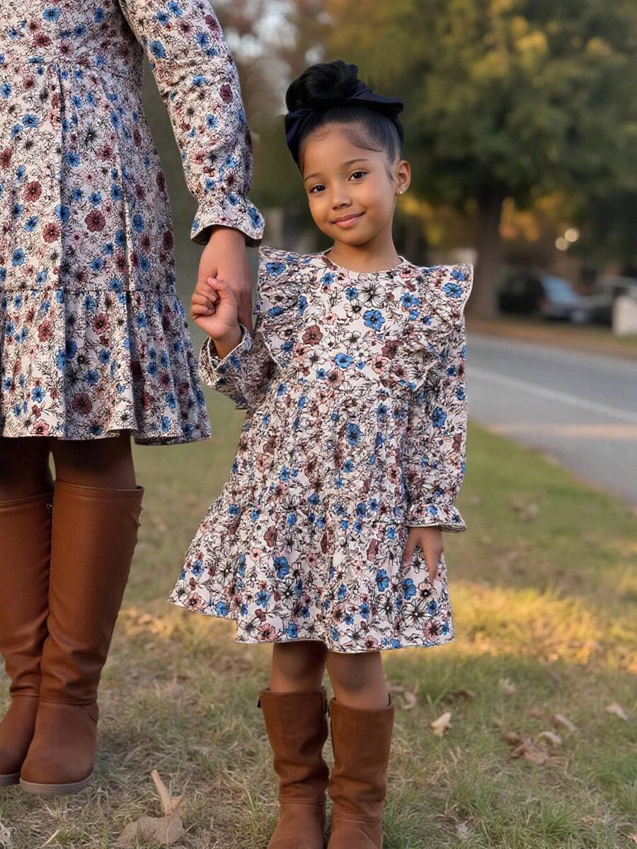 Vestido casual de manga larga con estampado floral pequeño para niña