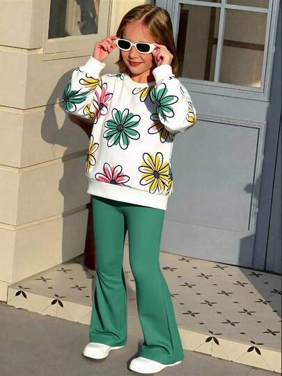 SHEIN 2 件装年轻女孩彩色花卉印花运动衫上衣和绿色罗纹针织裤休闲套装，时尚秋冬