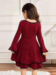 Elegantes Kleine Mädchenkleid mit enger Passform, quadratischem Kragen, strukturierter Strickoptik, Kontrastträger, Rüschensaum und weiten Ärmeln, Weinrot, geeignet für Weihnachten, Neujahr, Lässig-Wear, Prinzessinnenstil