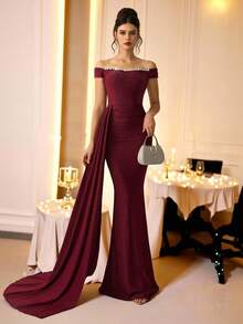 Coutiva Vestido de noche elegante y formal para mujer con hombros descubiertos y decoración de rhinestones - Burdeos - Ver 6