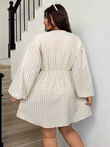 SHEIN EZwear 加大码格子泡泡袖蝴蝶结领娃娃裙 - 卡其色 - 查看 2