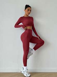 Easithlete 女式纯色短款长袖上衣和紧身裤运动休闲套装 - 酒紅色 - 查看 3