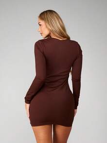 MISSGUIDED Vestido mini ajustado con manga larga y detalle de nudo delantero para salir de fiesta, noche de club o eventos - Café - Ver 2