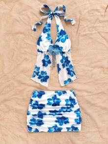 SHEIN x Eduarda Gutierrez Soleia 女式度假花卉印花针织网眼吊带蝴蝶结露背交叉仿花装饰吊带上衣和褶饰迷你裙套装，适合海滩、波西米亚风、度假 - 藍白色 - 查看 3