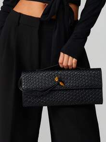 MISSGUIDED Vävd kuvertväska med textur, gyllene detaljer och klaff för kvällstillfällen - Svart - Visa 3