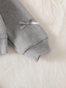 SHEIN Playful Pals 2pcs/Set Young Girls Fashion Gray Soft Ribbed Crew Neck Bowknot Long Sleeve Cardigan Top And Black Flared Pants Casual Outfit, Suitable For Daily Wear, Spring/Autumn - Grey - View 7