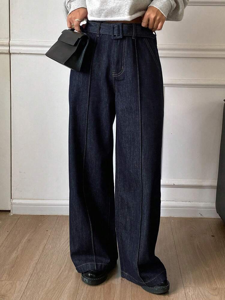 Women's Straight Leg Casual Jeans With Belt Decoration