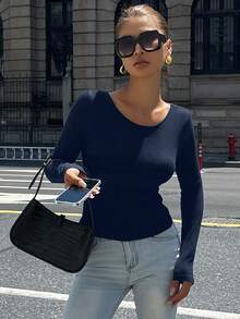 DAZY 性感修身短版上衣，露背綁帶設計，拼色長袖女款T恤，適合秋季校園穿搭 - 藏蓝色 - 查看 5