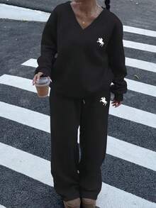 Muchica Bộ 2 áo nỉ rộng rãi cổ chữ V in họa tiết ngựa con và quần nỉ thể thao cho nữ, thường ngày mùa thu/đông - màu đen - Xem 4