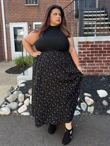 Enliva Jennifer_samantha_style Plus High Waist Ditsy Floral Skirt, For Apple Rounded Body Shape, For Body Shape, For Summer - Black - View 3