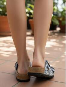 Women Flat Sandals - Black and White - View 5