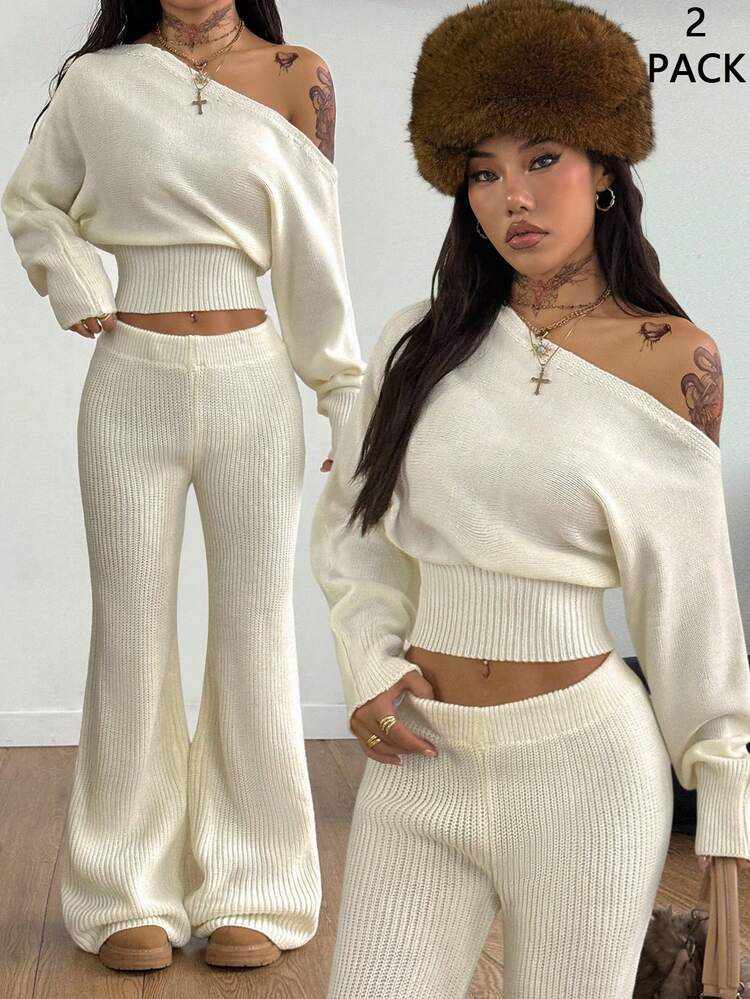 Coolane Tenue décontractée en deux pièces pour femmes : pull texturé blanc cassé ample avec encolure asymétrique en forme de corset et pantalon taille basse. Tenue de tous les jours minimaliste et décontractée pour l'automne/hiver.