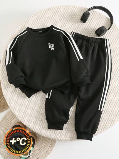 SHEIN 男童黑色保暖加厚圆领插肩袖卫衣和运动裤两件套运动服，舒适百搭，休闲日常简约风格，适合室内、室外、运动、玩耍、聚会、摄影、秋冬季度假等场合。