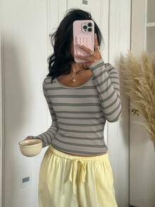 CovetEZ Áo thun nữ cổ tròn tay dài ôm sát, dáng croptop kẻ sọc đơn giản - Màu Khaki - Xem 5