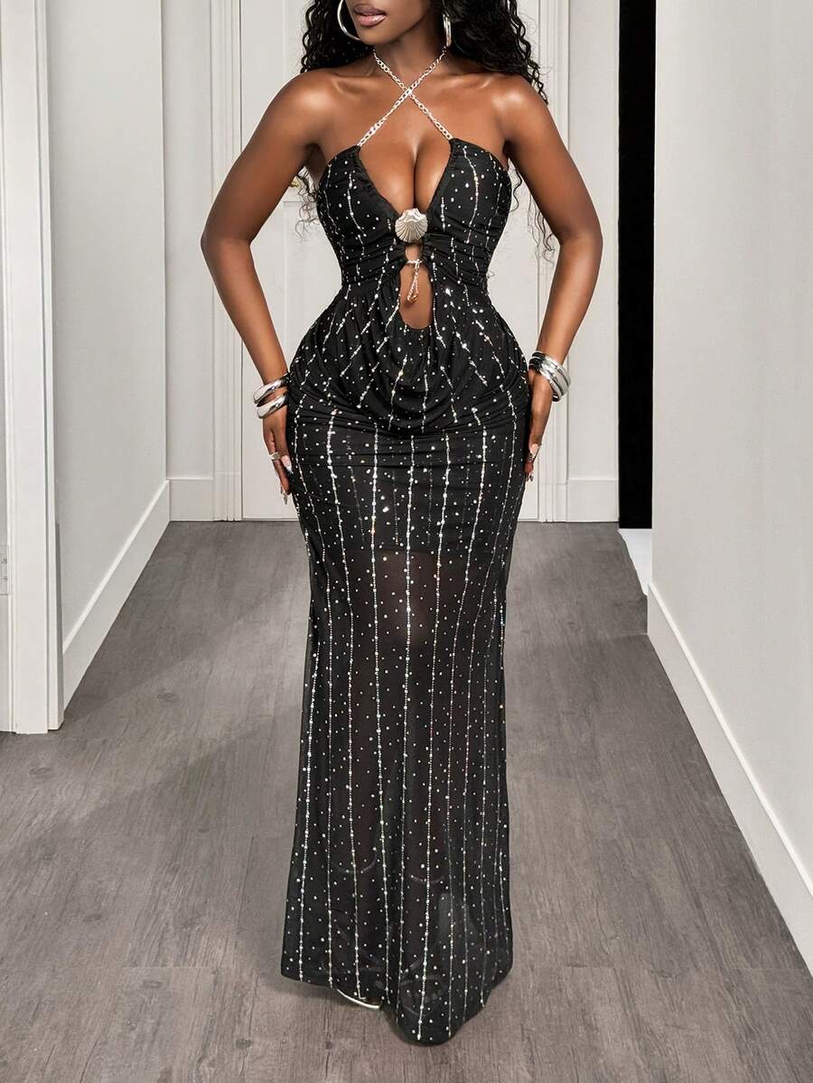 BamGleam Voici un nouveau style de collier sexy sans manches en chaîne métallique avec décorations de coquillages. Il présente un design avec des coupes profondes et des plis plissés. La robe est faite d'un tissu de filet pailleté. Elle convient aux fêtes, bars, célébrations du Nouvel An et comme robe de soirée pour hôtesse. - Noir - Voir 1