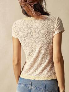 Bohemela Áo thun nữ cổ chữ V tay ngắn phối ren dệt kim màu trơn - Màu be - Xem 6