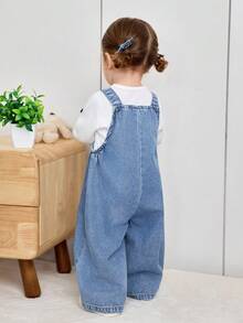 SHEIN 女婴3D蝴蝶结装饰蓝色牛仔宽松连体裤 - 中等水洗藍 - 查看 3