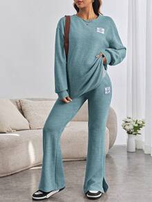 SHEIN 孕妇字母贴片落肩T恤和喇叭裤两件套 - 藍色 - 查看 3