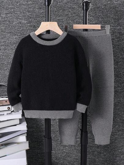 SHEIN 2 件套年轻男童儿童服装英文补丁基本款毛衣和裤子套装，适合儿童服装，年轻男童服装，开学男孩套装，适合生日派对、晚会、表演、婚礼、洗礼、开学典礼、日常穿着、旅行、运动、秋冬季