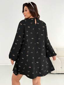 Shapeblank 大码花卉刺绣圆领长袖连衣裙 - 黑色 - 查看 3