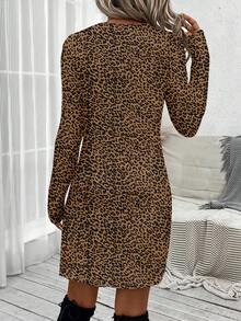 SHEIN LUNE Vestido casual de manga larga con cuello redondo y estampado de leopardo con nudo retorcido, adecuado para otoño/invierno. Todas las prendas de vestir para mujer, sofisticación francesa, té de la tarde, vacaciones, salidas casuales, estilos inspirados en la vintage.