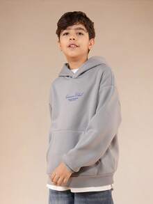 SUMWON 男童套头连帽衫，带中央口袋和刺绣字母，适合日常休闲穿着和度假。 - 深灰色 - 查看 5