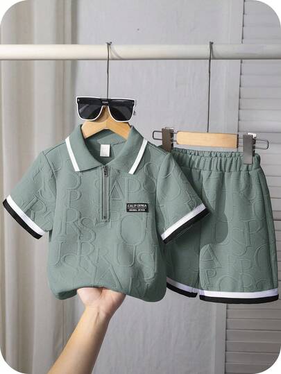 SHEIN 2 件套年轻男童休闲运动撞色饰边领拉链套头衫和短裤针织服装