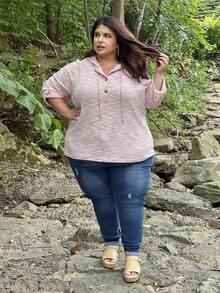 Enliva Moletom Casual Folgado Feminino Plus Size com Capuz, Cordão e Botão em Tecido Waffle, Moletons Femininos de Outono e Inverno, Roupas Natalinas - Multicolorido - Visão 6